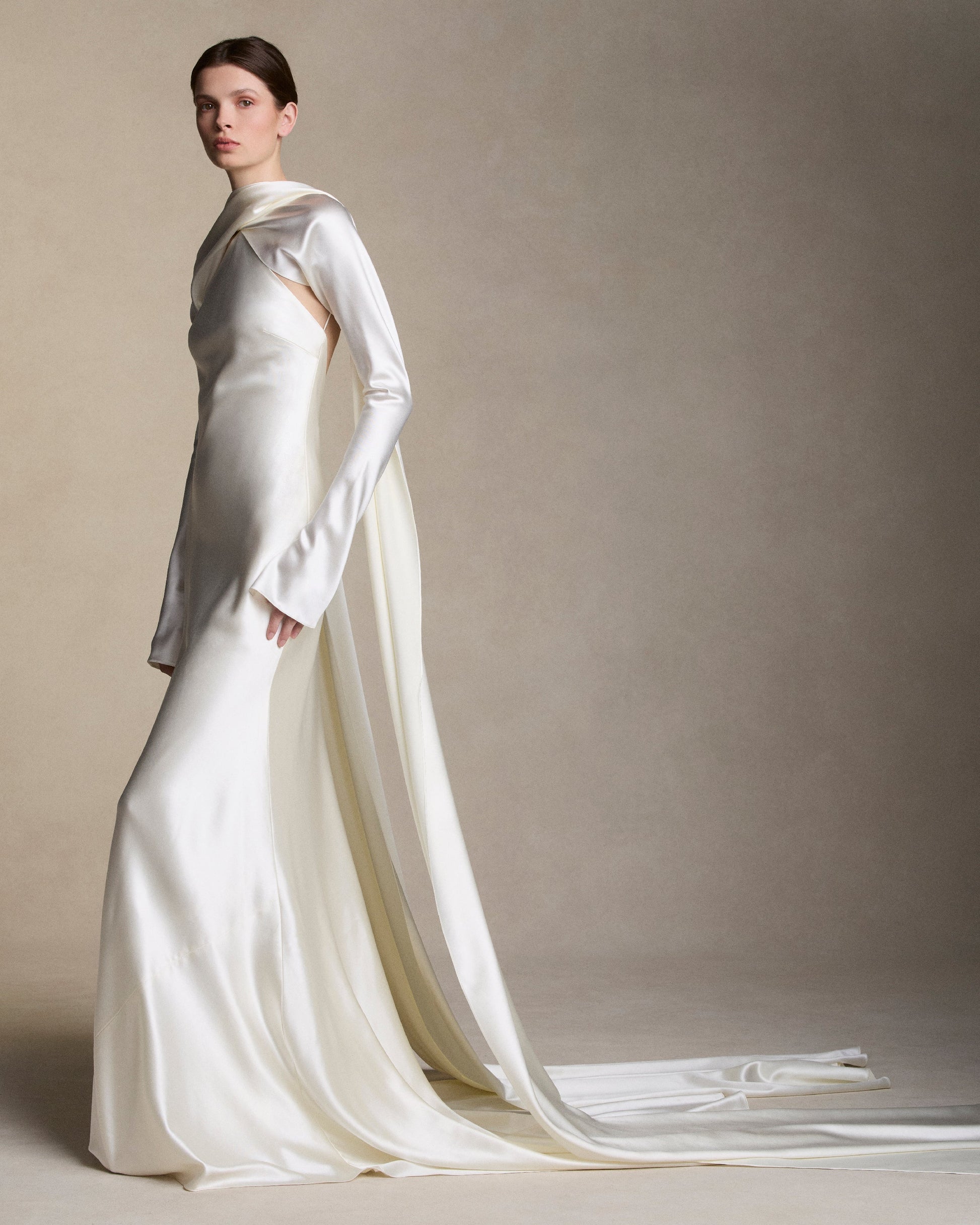 Danielle Frankel Mari Gown with Silk Wool Sleeves Wedding Gown Belle Bridal Atelier Chicago Belle Atelier Danielle Frankel Mari Gown with Silk Wool Sleeves Wedding Gown Belle Bridal Atelier Chicago Belle Atelier